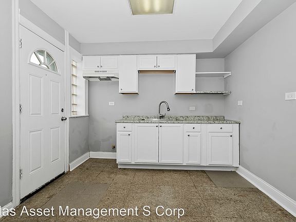 4th image of 102 Memorial Dr #11146503