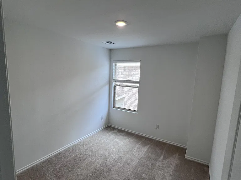 2317 Wolford Ct — Photo 9