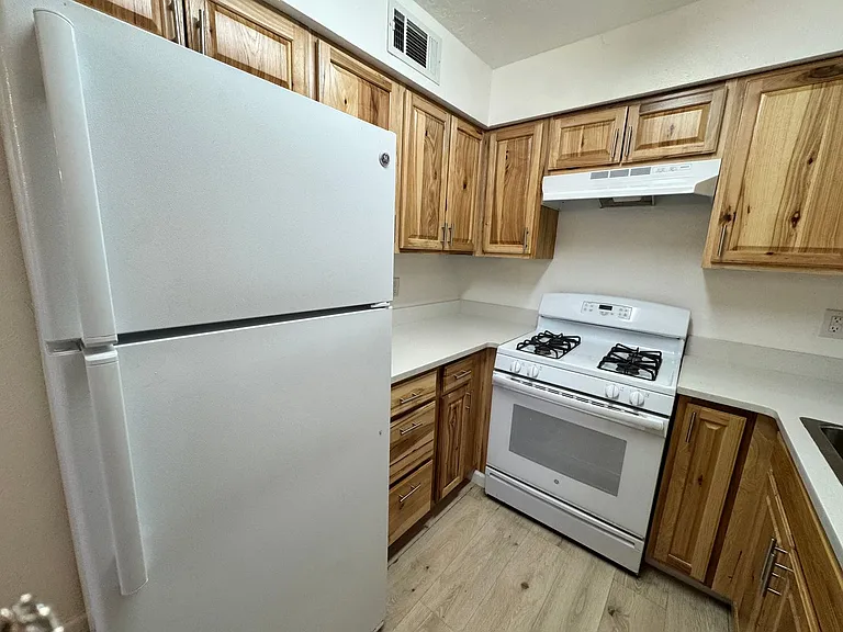 12204 Candelaria Rd NE — Photo 8