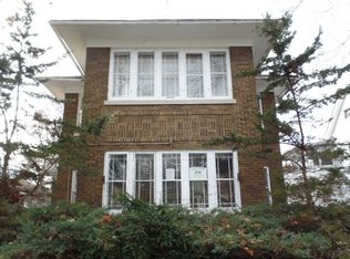 518 Palace St, Aurora, IL 60506