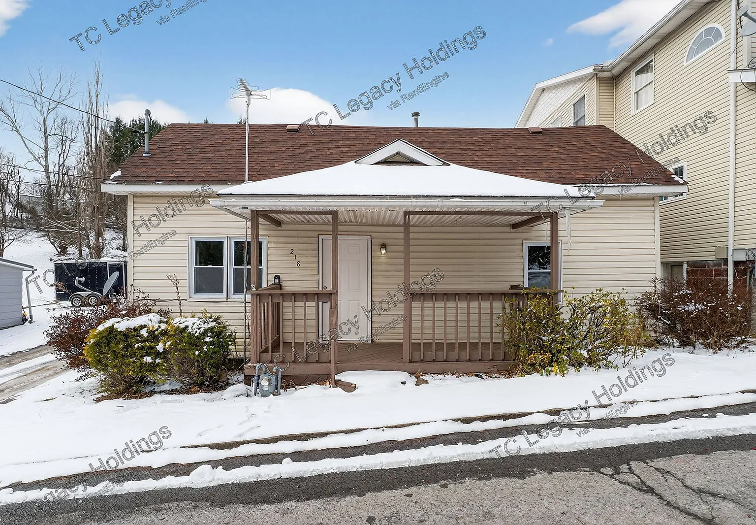 3 bed, 1.5 bath, 1088 sqft, $1,150 — Photo 1
