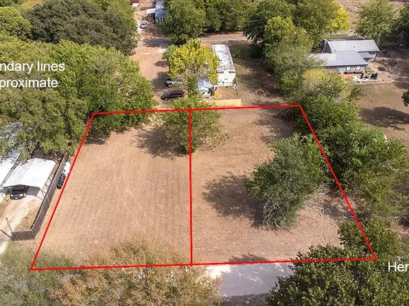 1016 Hemlock Dr, West Tawakoni, TX 75474