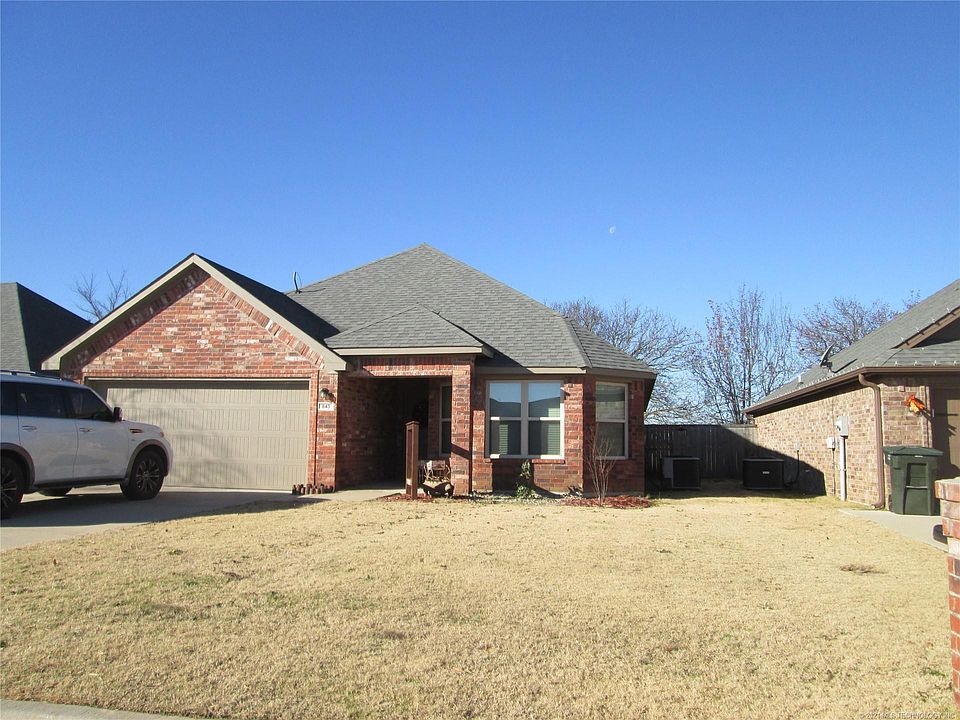 2nd image of 843 Annas Way