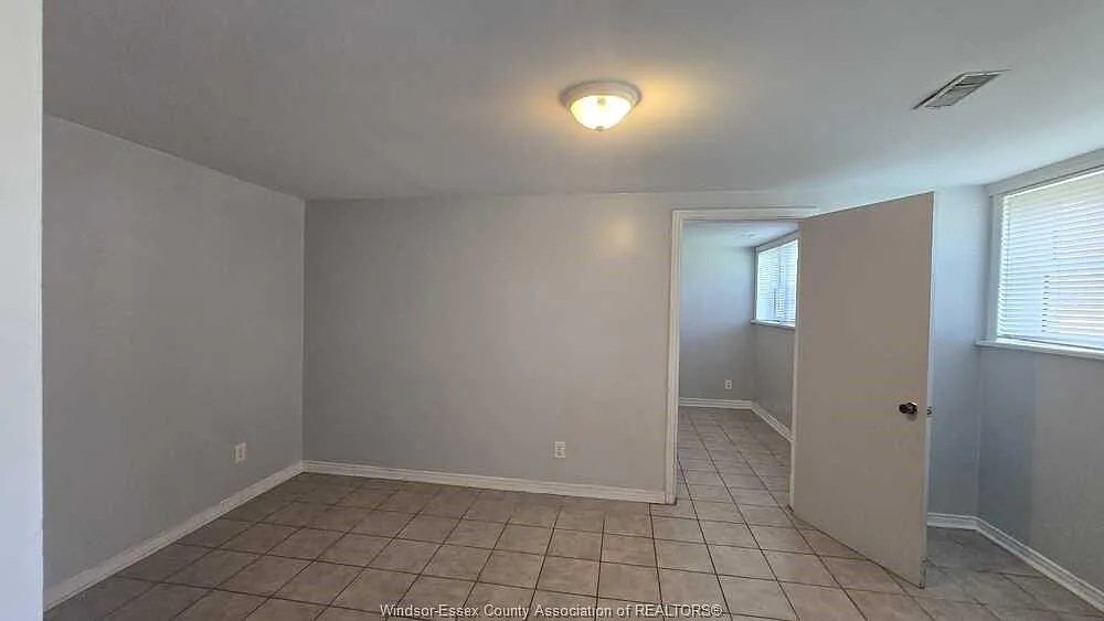 1 bed, $1,300 — Photo 3