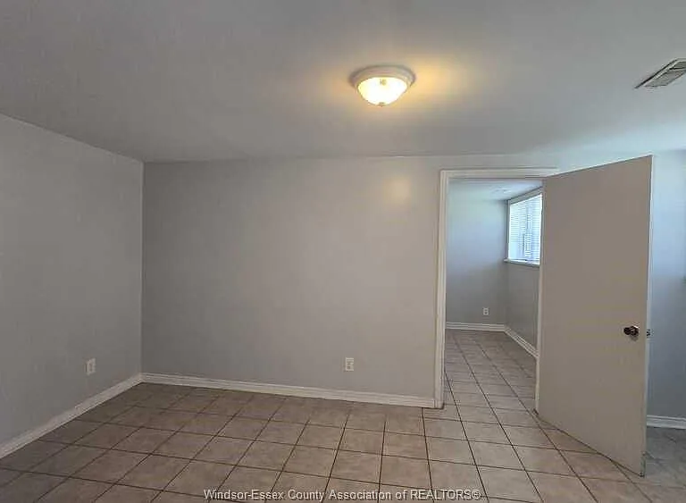 805 Giles Blvd E #LOWER — Photo 3