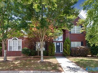 15 Wax Ln SW, Huntsville, AL 35824