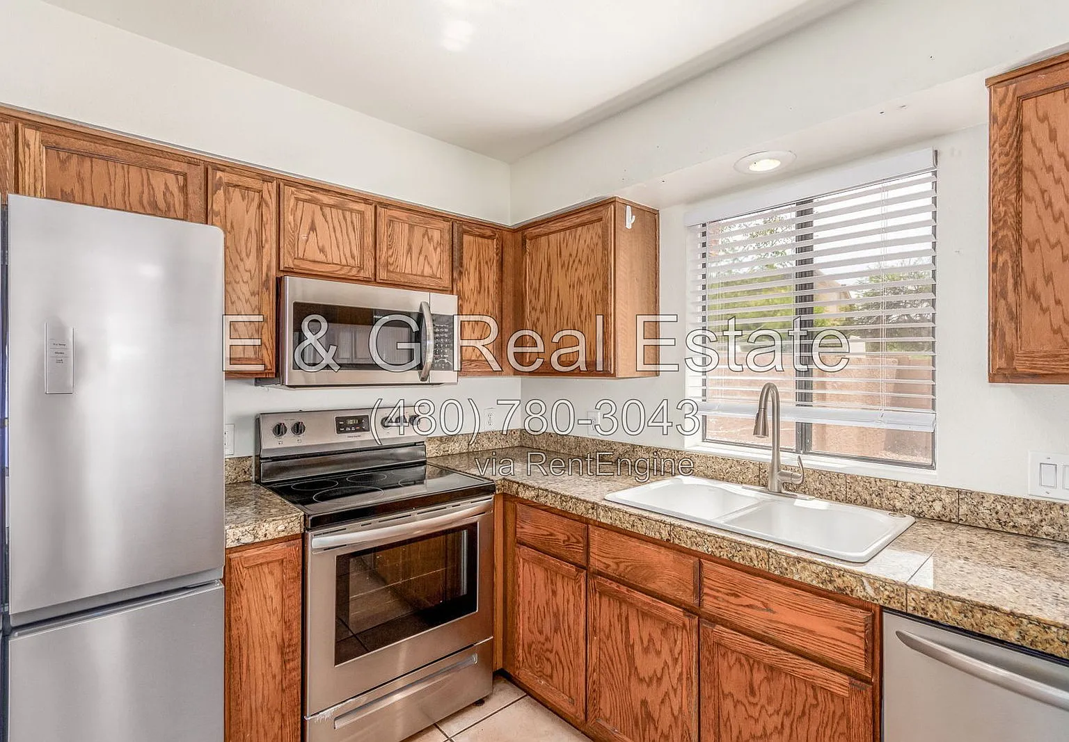 3 bed, 2.5 bath, 1326 sqft, $1,750 — Photo 2
