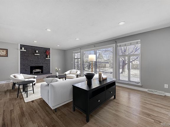 4th image of 370 Coral Street