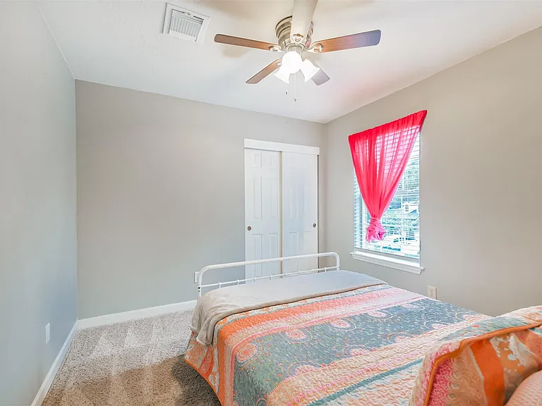 20422 Maple Meadows Ct — Photo 37