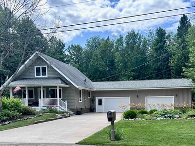 120 Surrey Ln, Marquette, MI, 49855