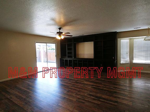 1144 CHELSHAM AVE Large Living Room