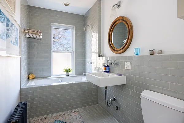 Sold by Brown Harris Stevens | media 25