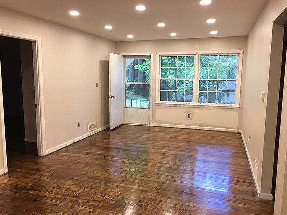 4th image of 3948 Spanish Oak Dr