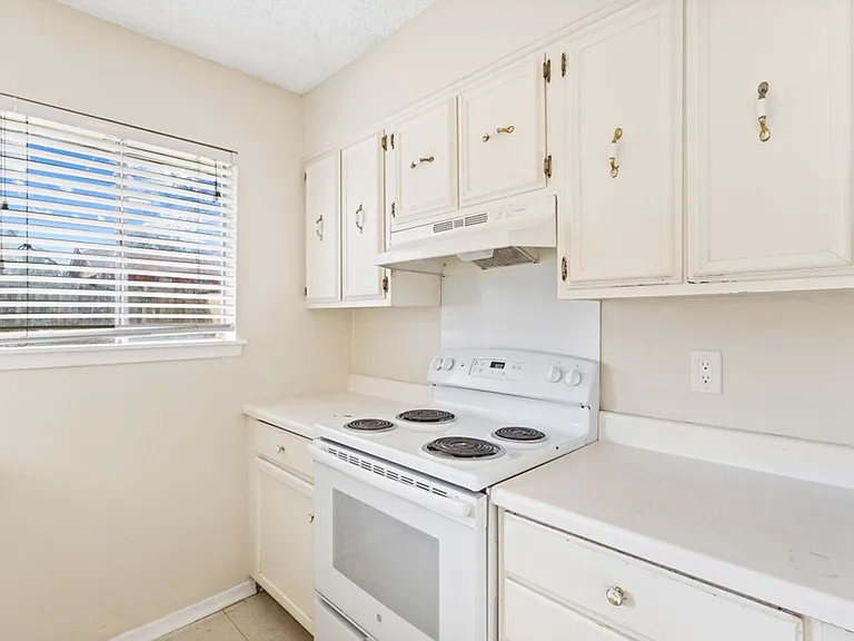 4718 Casa Oro St — Photo 10