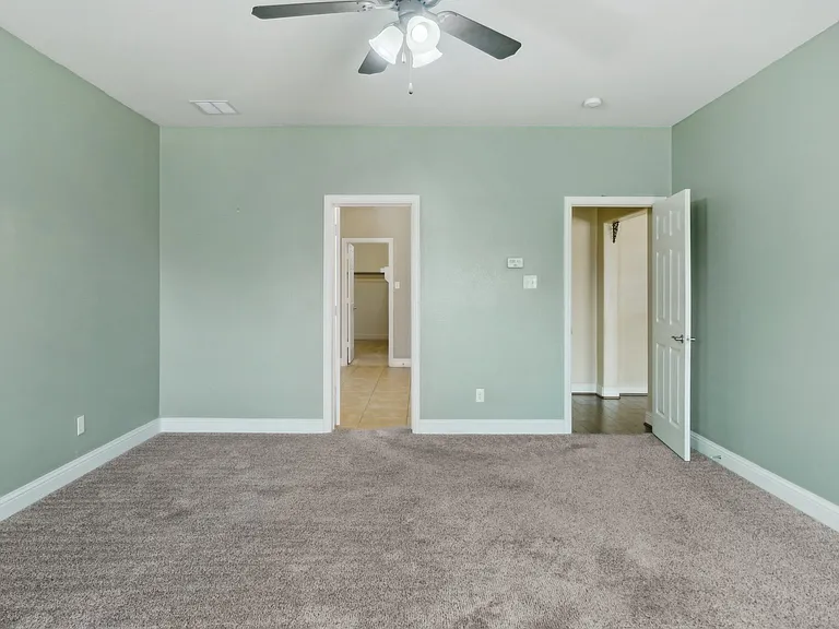 313 Country Lakes Dr — Photo 17