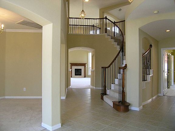 3rd image of 648 E Sandra Ln
