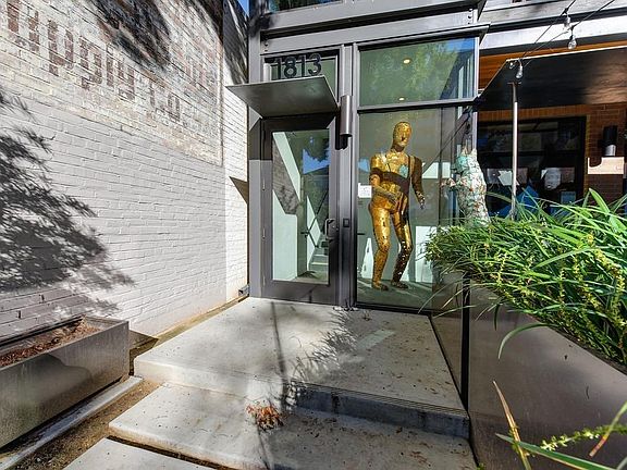 2nd image of 1813 Capitol Ave #200