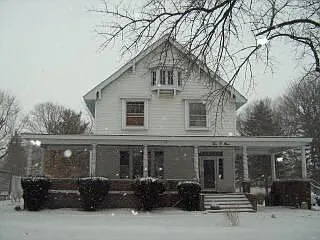 209 Gilbert St photo 1