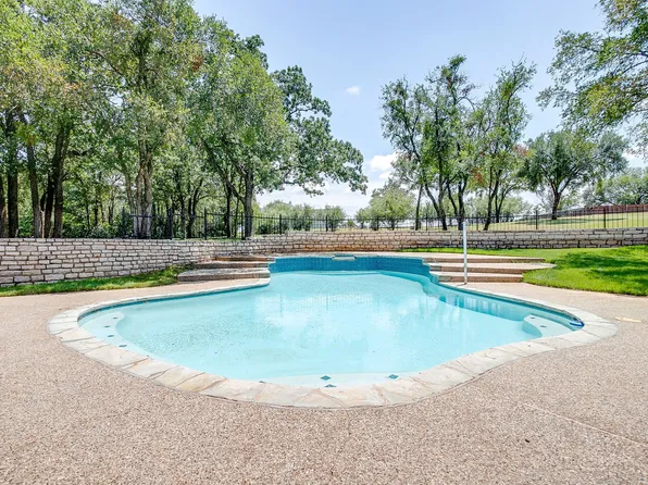 609 Summerlin Dr, Granbury, TX 76048