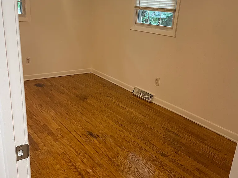 8018 Hammond St — Photo 7