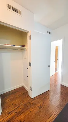 Rented by FLATS & PADS LLC | media 10