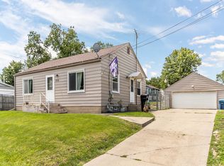 232 Valley Ave, Aurora, IL 60505