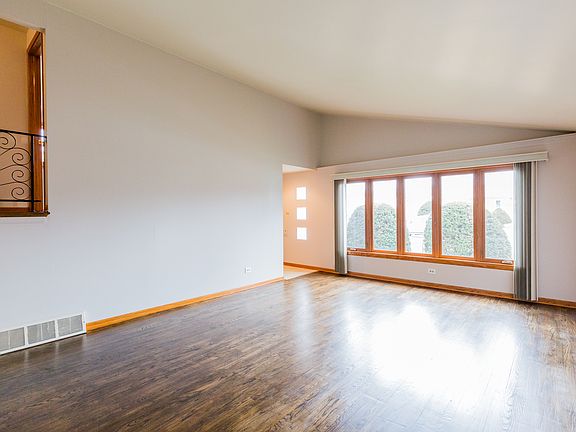 5th image of 9120 Parkside Ave