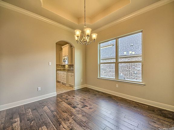 4th image of 1506 N Aubrey Point