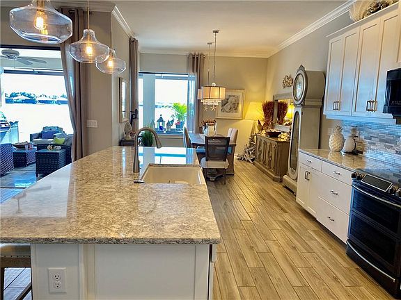 3rd image of 154 Toscavilla Blvd