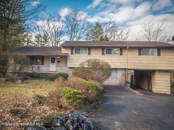 105 Rhonda Dr, Scranton, PA 18505