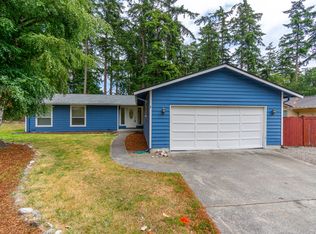 1230 SW Ingleside Ct, Oak Harbor, WA 98277