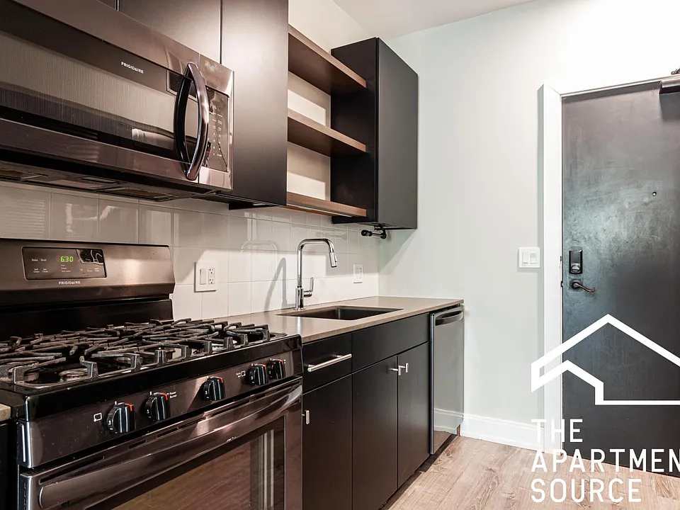 941-43 W Belmont Ave #406