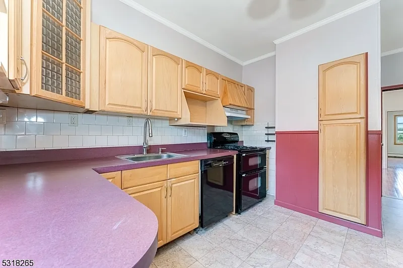 3 bed, 1.0 bath, $2,600 — Photo 4