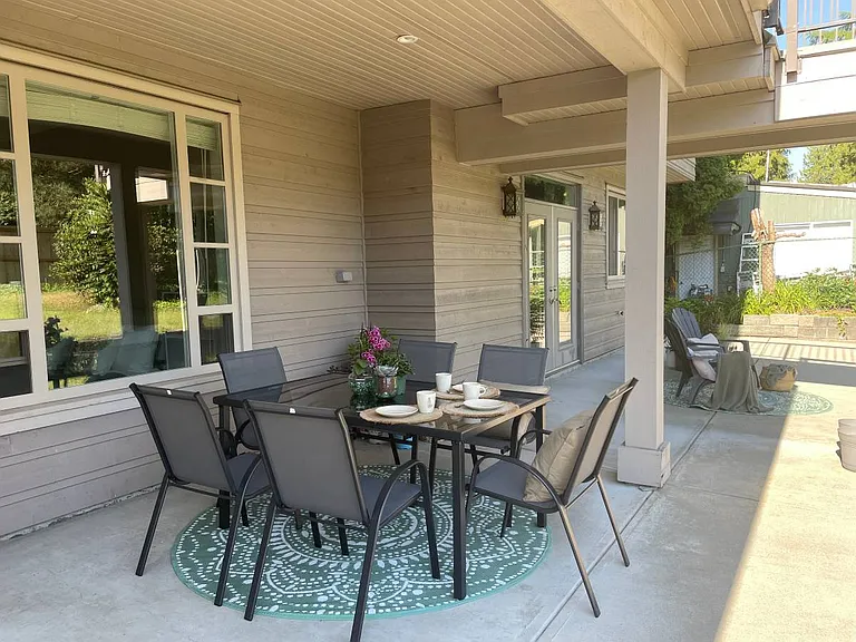 1362 Willow Way — Photo 4