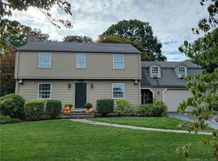 165 Green Acre Ln, Fairfield, CT 06824