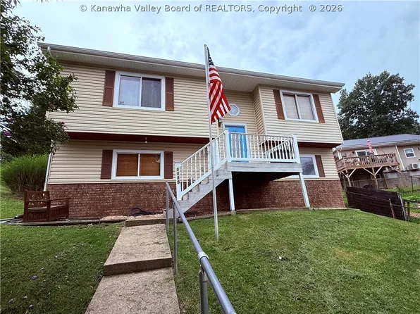 1102 Thorne Rd, South Charleston, WV 25303