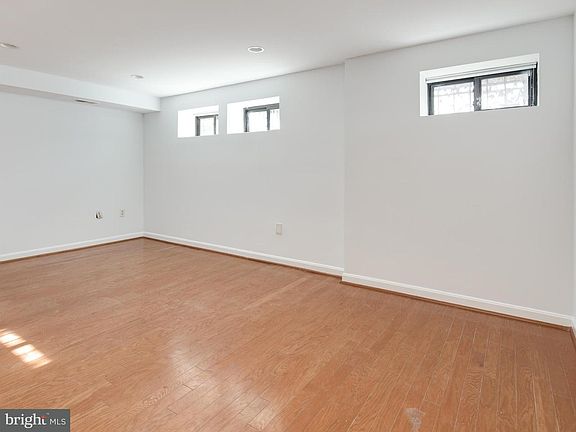 5th image of 1321 Fairmont St NW APT 1