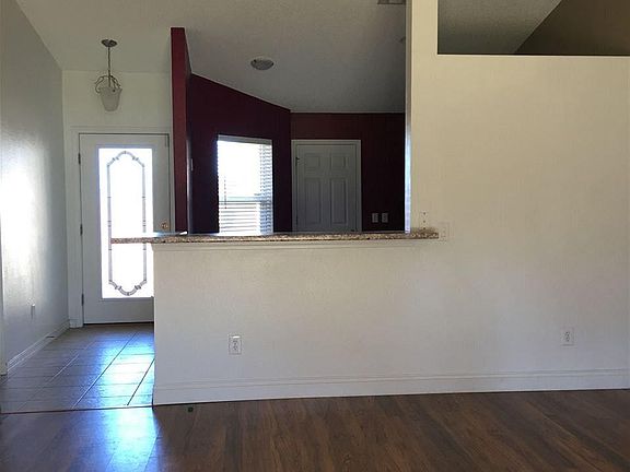4th image of 5004 Makenna Cir