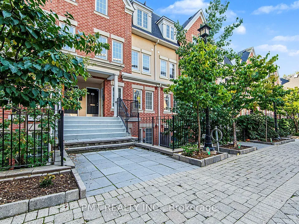 11 Niagara St #23