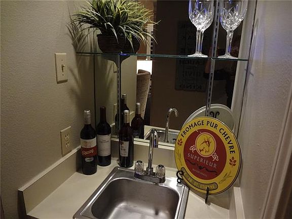4th image of 2107 Brook Mount Ct
