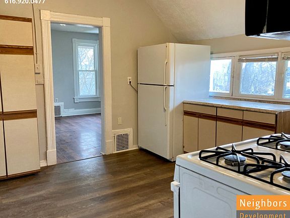 2nd image of 1007 Ionia Ave SW #2