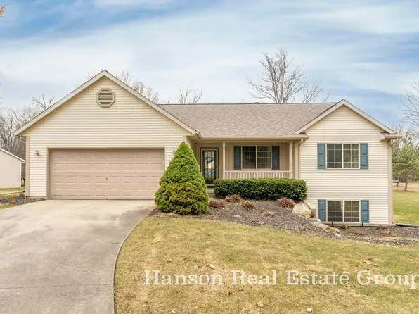 12409 Holmden Dr NE, Rockford, MI 49341