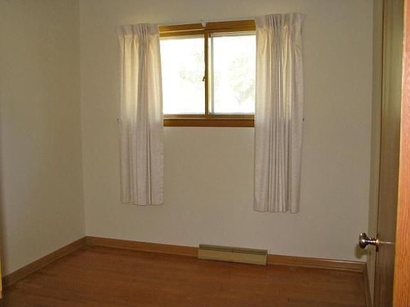3rd image of 1433 W Holmes Ave