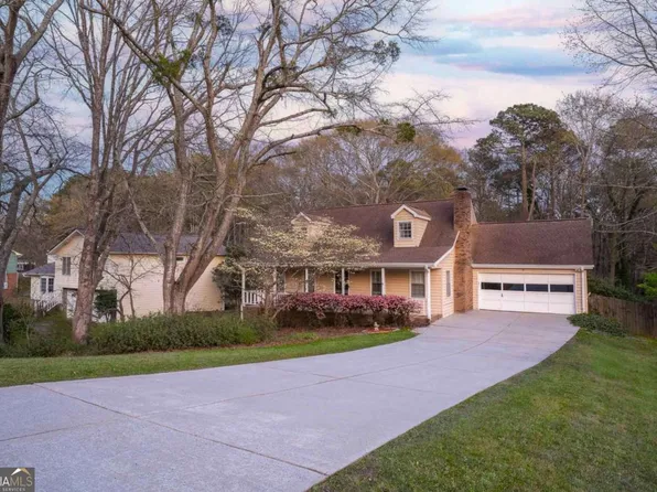 4354 Riverside Dr SW, Lilburn, GA 30047