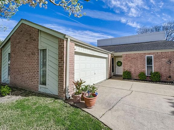 4th image of 4830 Whispering Falls Dr