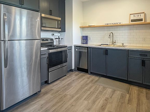 4th image of 6 Barber Ave #1