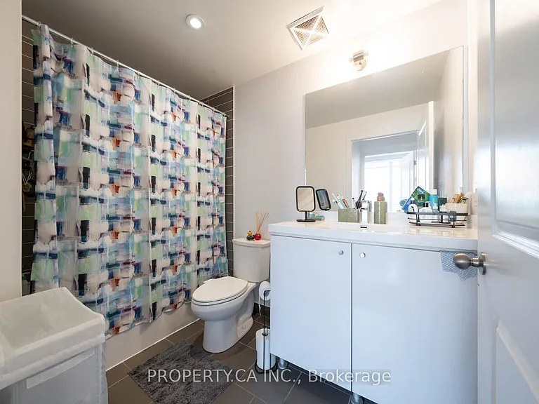 105 George St #303 — Photo 23