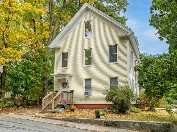 25 Columbia St #2, Ayer, MA 01432