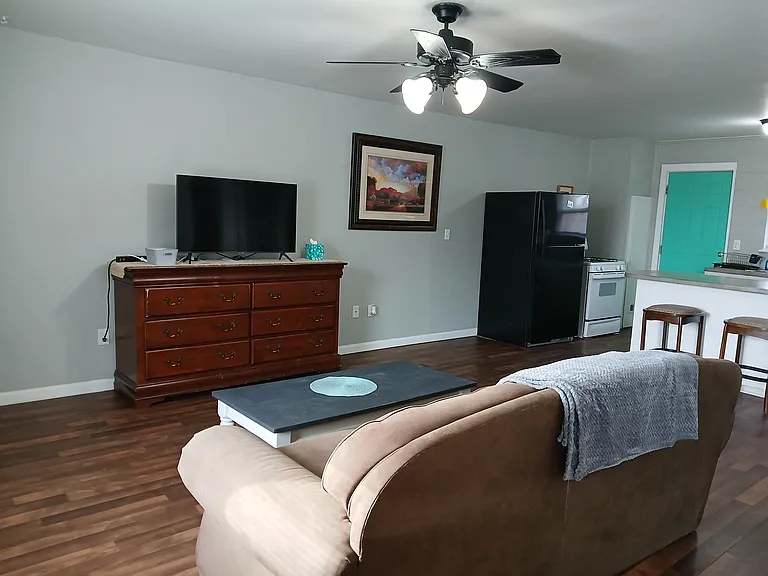 824 N Lincoln St — Photo 2