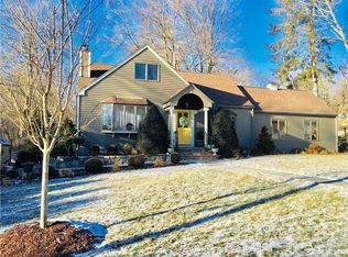 15 Valley Rd, Shelton, CT 06484